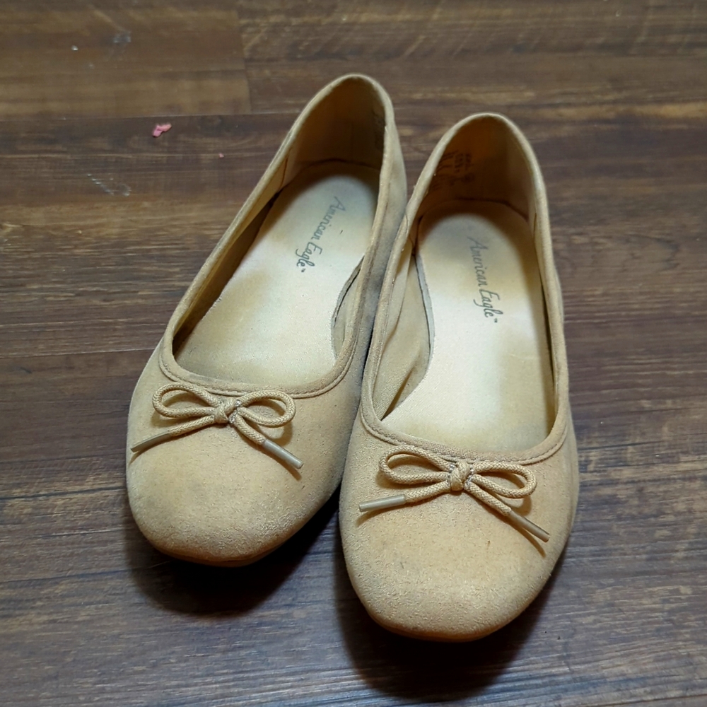 Nude flats with ribbon